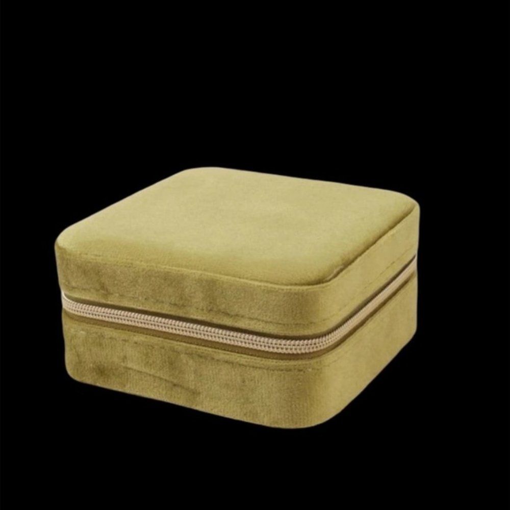 ✨New Velvet Green Jewelry Box